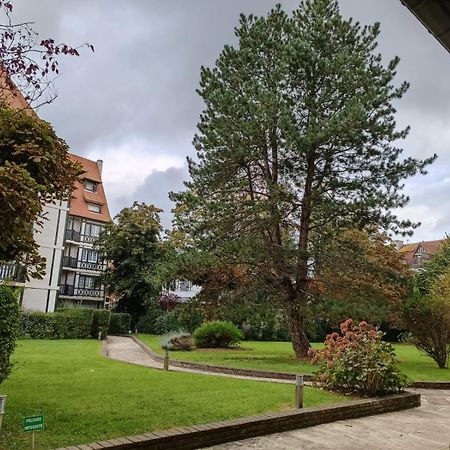 Grand Studio Hyper Centre Avec Balcon Tout Refait Mars 2025 Deauville Exterior photo